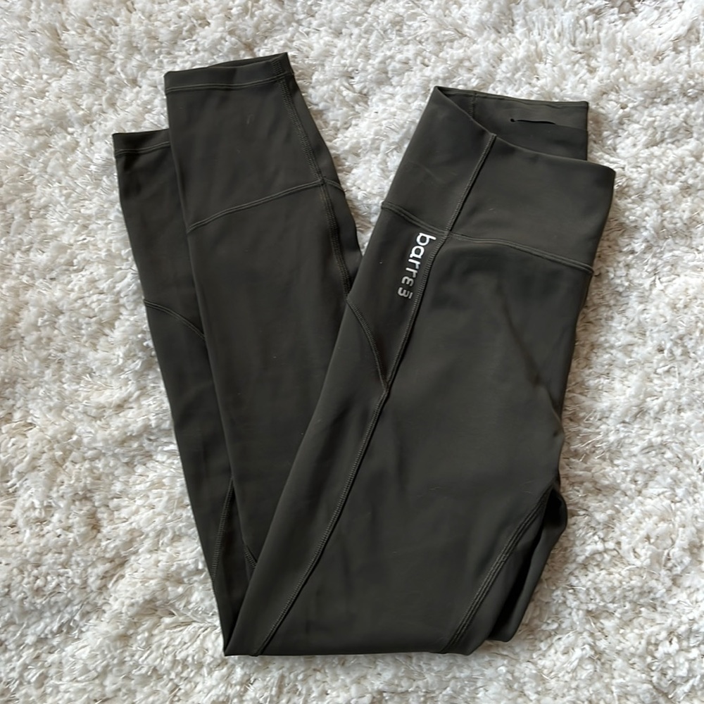 Lululemon X Barre3 Wunder Under High Rise
Olive Green Tight Size 4